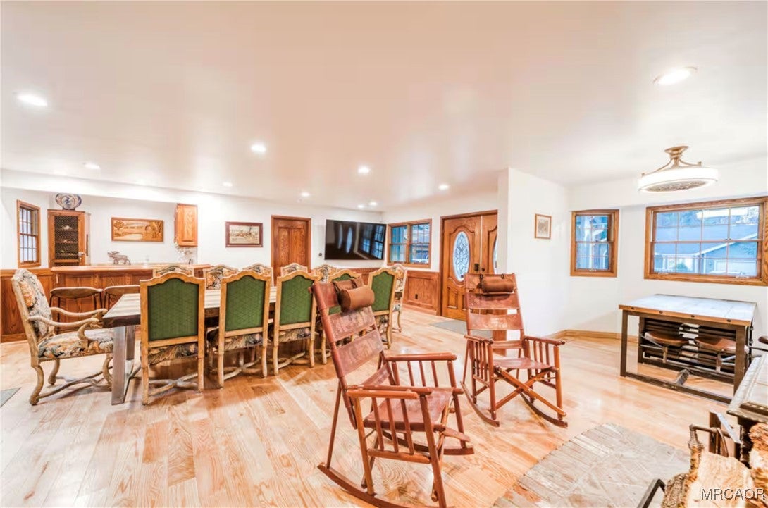 Big Bear Lake, California, 92315, United States, 6 Bedrooms Bedrooms, ,6 BathroomsBathrooms,Residential,Active,1999169