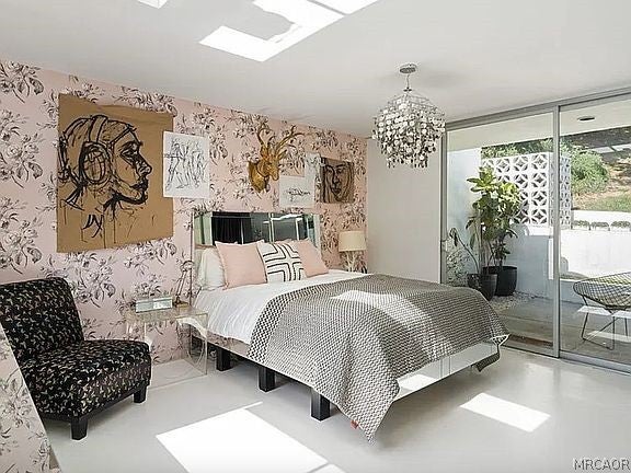 Pasadena, California, 91105, United States, 3 Bedrooms Bedrooms, ,3 BathroomsBathrooms,Residential,Active,2027767