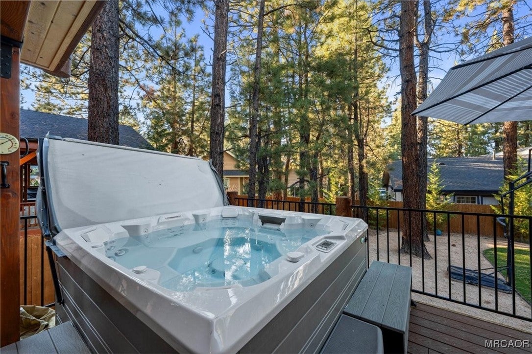 Big Bear Lake, California, 92315, United States, 4 Bedrooms Bedrooms, ,4 BathroomsBathrooms,Residential,Contingent,2006808