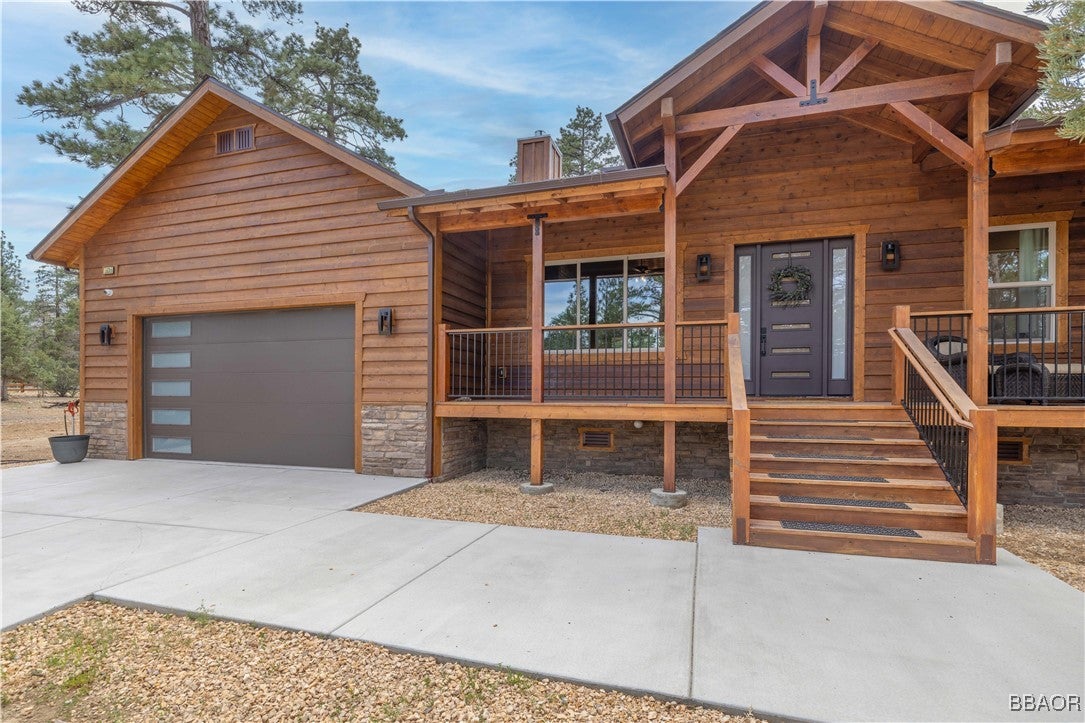 Big Bear City, California, 92314, United States, ,4 BathroomsBathrooms,Residential,Active,1839769