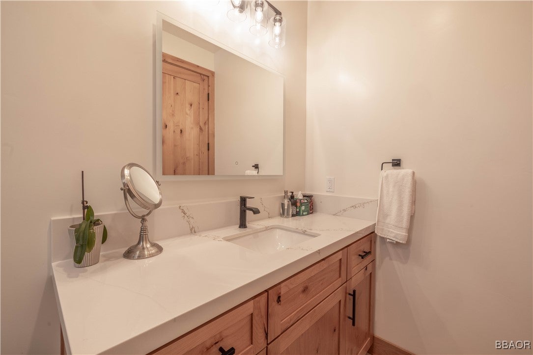 Big Bear City, California, 92314, United States, ,4 BathroomsBathrooms,Residential,Active,1839769