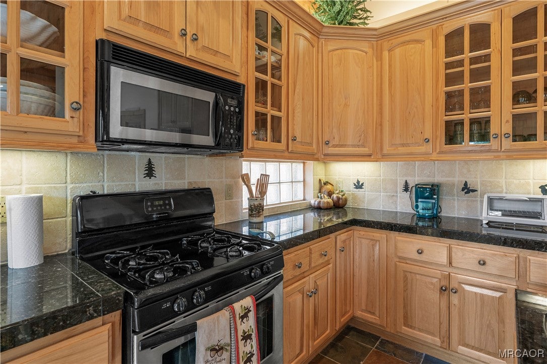 Big Bear Lake, California, 92315, United States, 4 Bedrooms Bedrooms, ,5 BathroomsBathrooms,Residential,Active,2009146