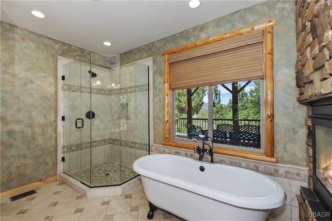Big Bear Lake, California, 92315, United States, 4 Bedrooms Bedrooms, ,4 BathroomsBathrooms,Residential,Active,1905091
