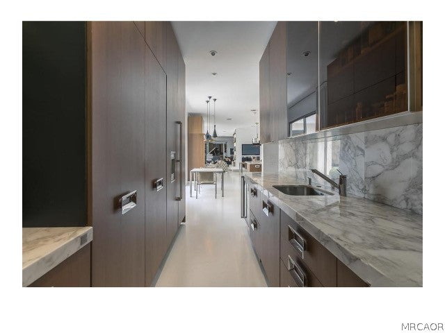 Pasadena, California, 91105, United States, 3 Bedrooms Bedrooms, ,3 BathroomsBathrooms,Residential,Active,2027767