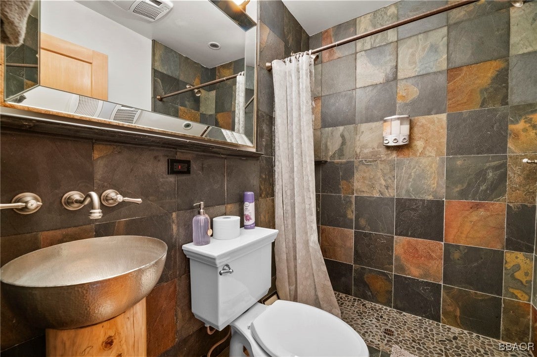 Big Bear City, California, 92314, United States, 5 Bedrooms Bedrooms, ,5 BathroomsBathrooms,Residential,Active,1745604