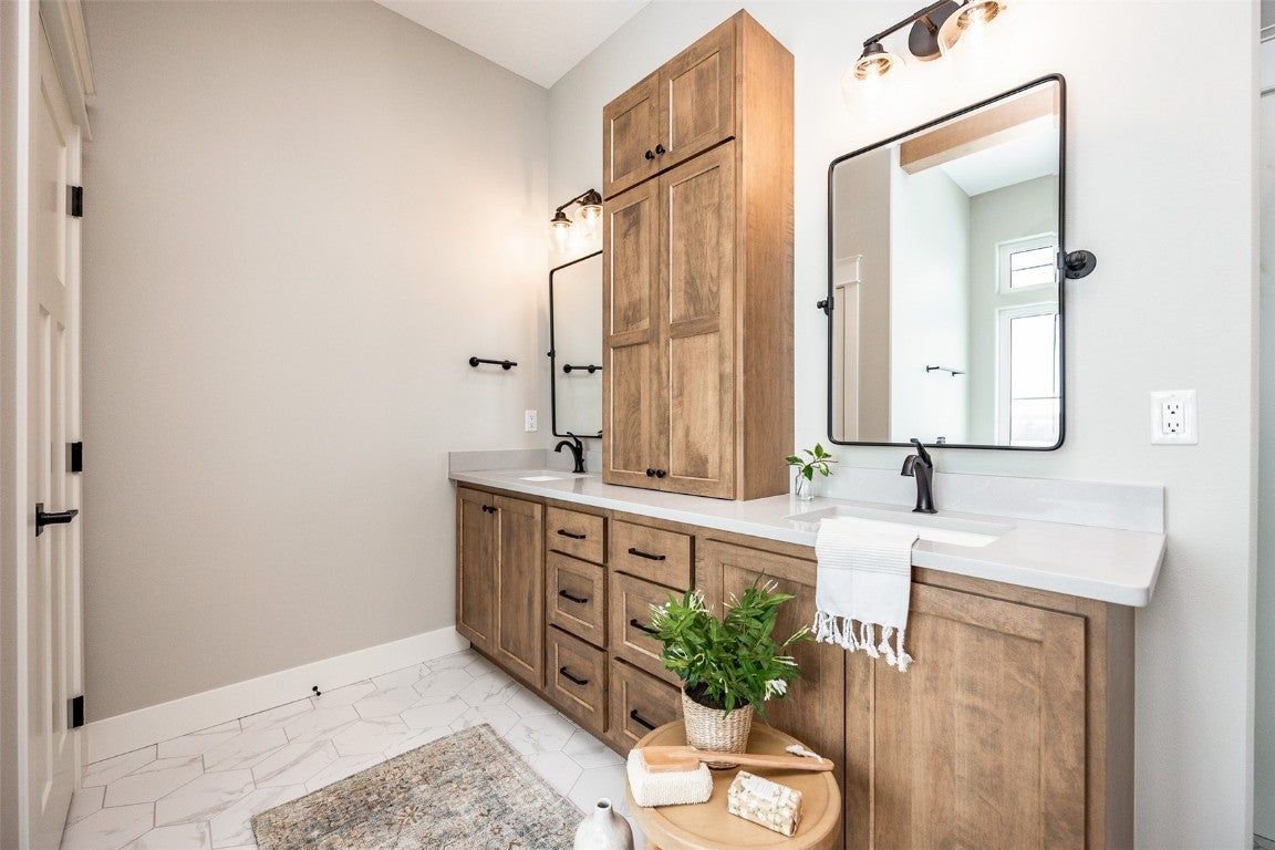 Swisher, Iowa, 52338, United States, 3 Bedrooms Bedrooms, ,3 BathroomsBathrooms,Residential,Active,1993685