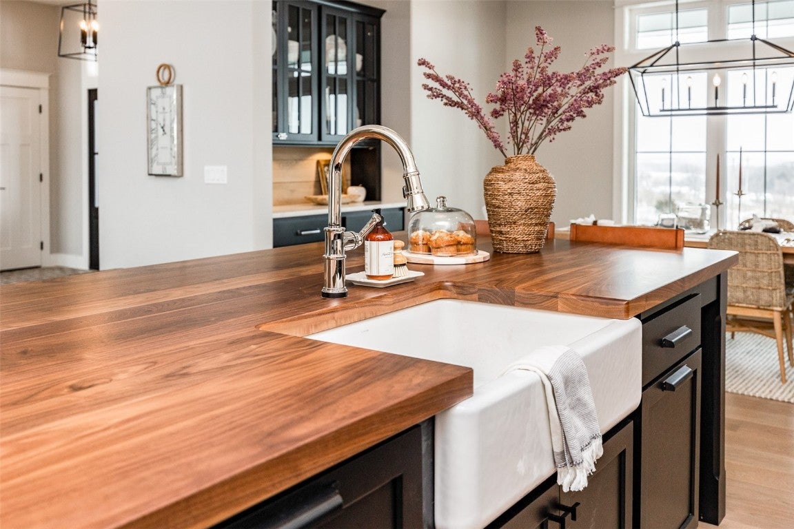 Swisher, Iowa, 52338, United States, 3 Bedrooms Bedrooms, ,3 BathroomsBathrooms,Residential,Active,1993685