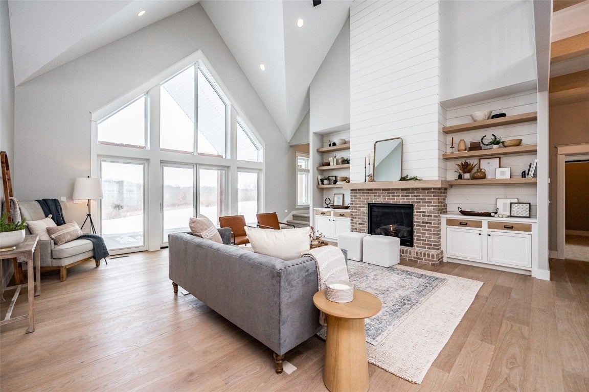 Swisher, Iowa, 52338, United States, 3 Bedrooms Bedrooms, ,3 BathroomsBathrooms,Residential,Active,1993685