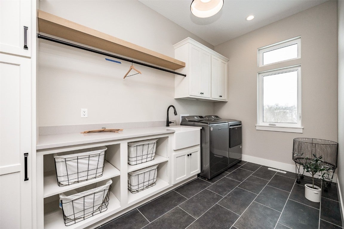 Swisher, Iowa, 52338, United States, 3 Bedrooms Bedrooms, ,3 BathroomsBathrooms,Residential,Active,1993685