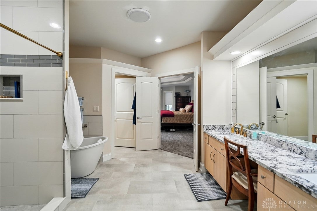 South Lebanon, Ohio, 45065, United States, 4 Bedrooms Bedrooms, ,5 BathroomsBathrooms,Residential,Active,1973369