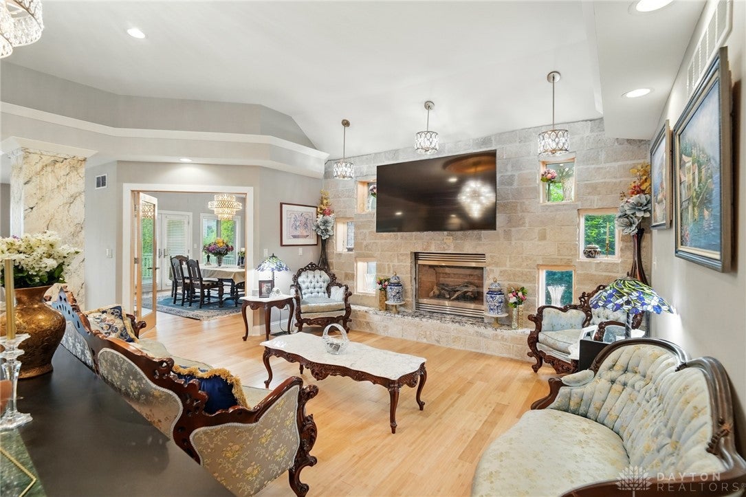 South Lebanon, Ohio, 45065, United States, 4 Bedrooms Bedrooms, ,5 BathroomsBathrooms,Residential,Active,1973369