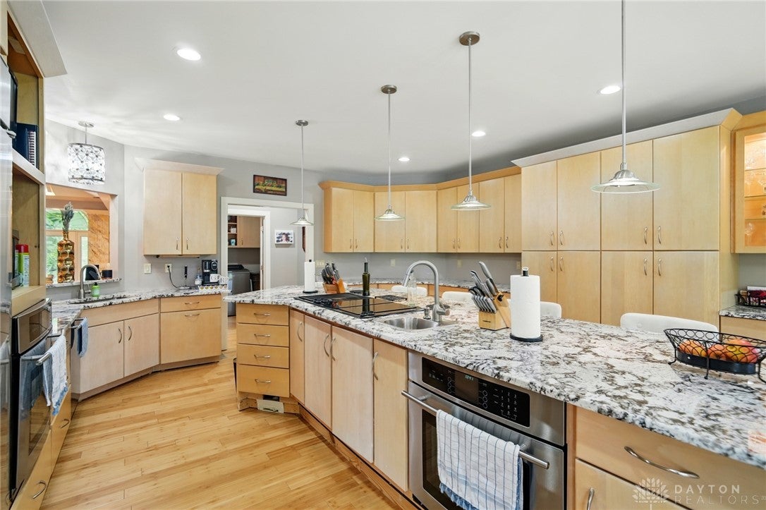 South Lebanon, Ohio, 45065, United States, 4 Bedrooms Bedrooms, ,5 BathroomsBathrooms,Residential,Active,1973369