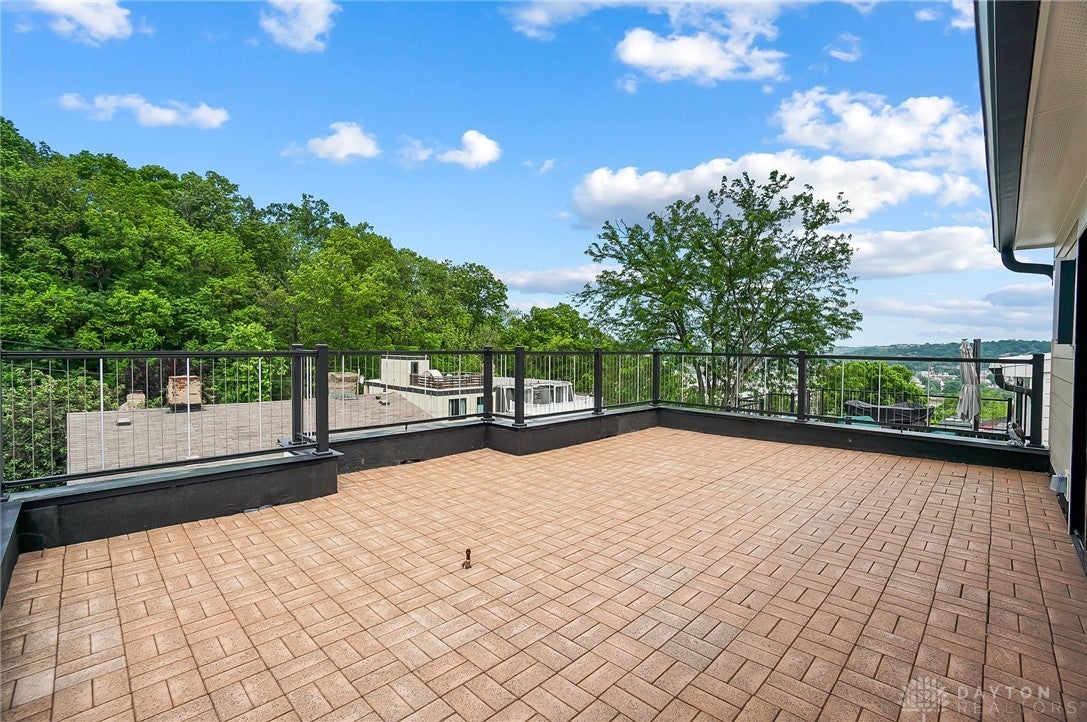 Cincinnati, Ohio, 45202, United States, 3 Bedrooms Bedrooms, ,4 BathroomsBathrooms,Residential,Active,1834477