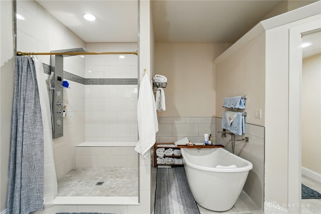 South Lebanon, Ohio, 45065, United States, 4 Bedrooms Bedrooms, ,5 BathroomsBathrooms,Residential,Active,1973369