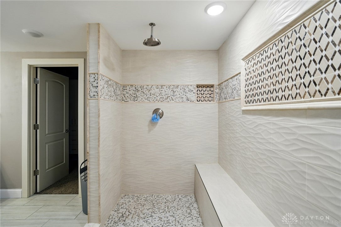 South Lebanon, Ohio, 45065, United States, 4 Bedrooms Bedrooms, ,5 BathroomsBathrooms,Residential,Active,1973369