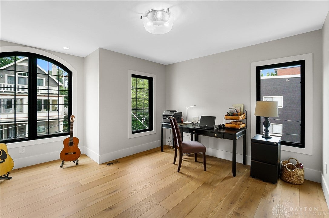 Cincinnati, Ohio, 45202, United States, 3 Bedrooms Bedrooms, ,4 BathroomsBathrooms,Residential,Active,1834477