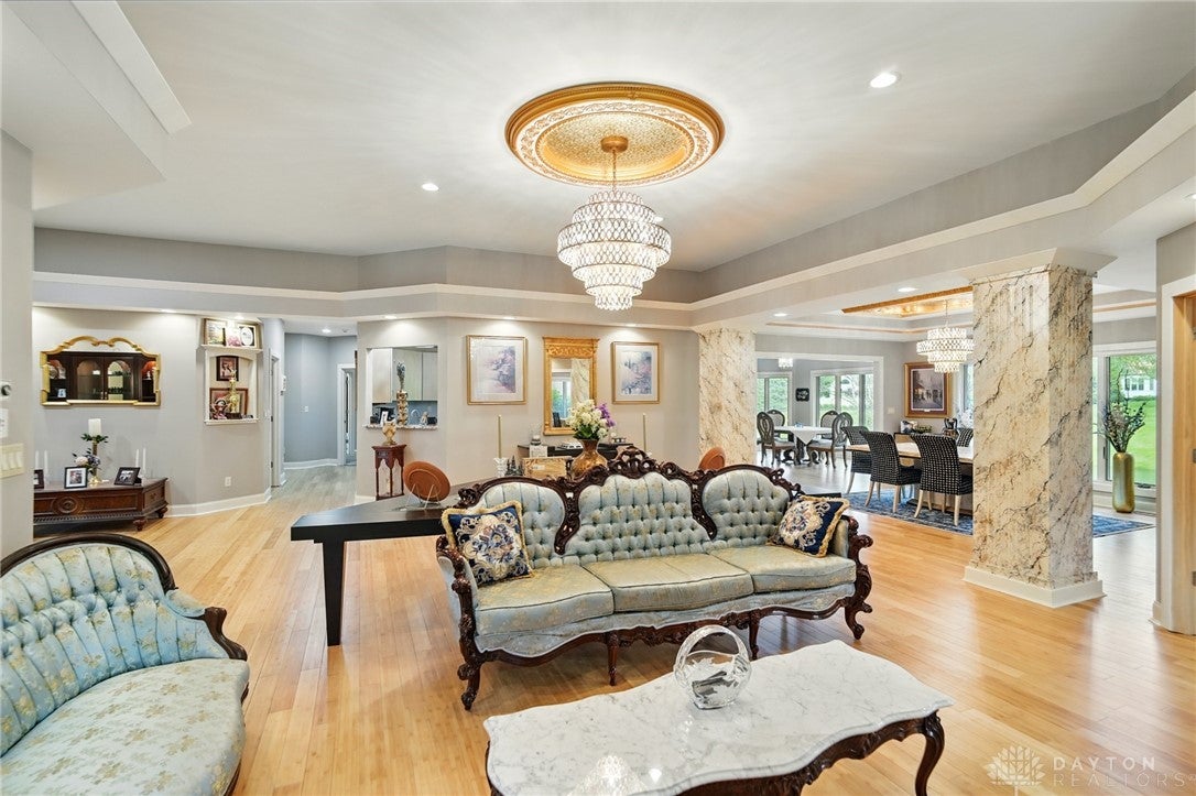 South Lebanon, Ohio, 45065, United States, 4 Bedrooms Bedrooms, ,5 BathroomsBathrooms,Residential,Active,1973369