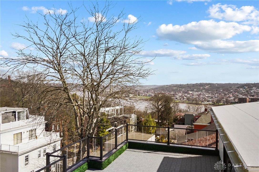 Cincinnati, Ohio, 45202, United States, 3 Bedrooms Bedrooms, ,4 BathroomsBathrooms,Residential,Active,1834477