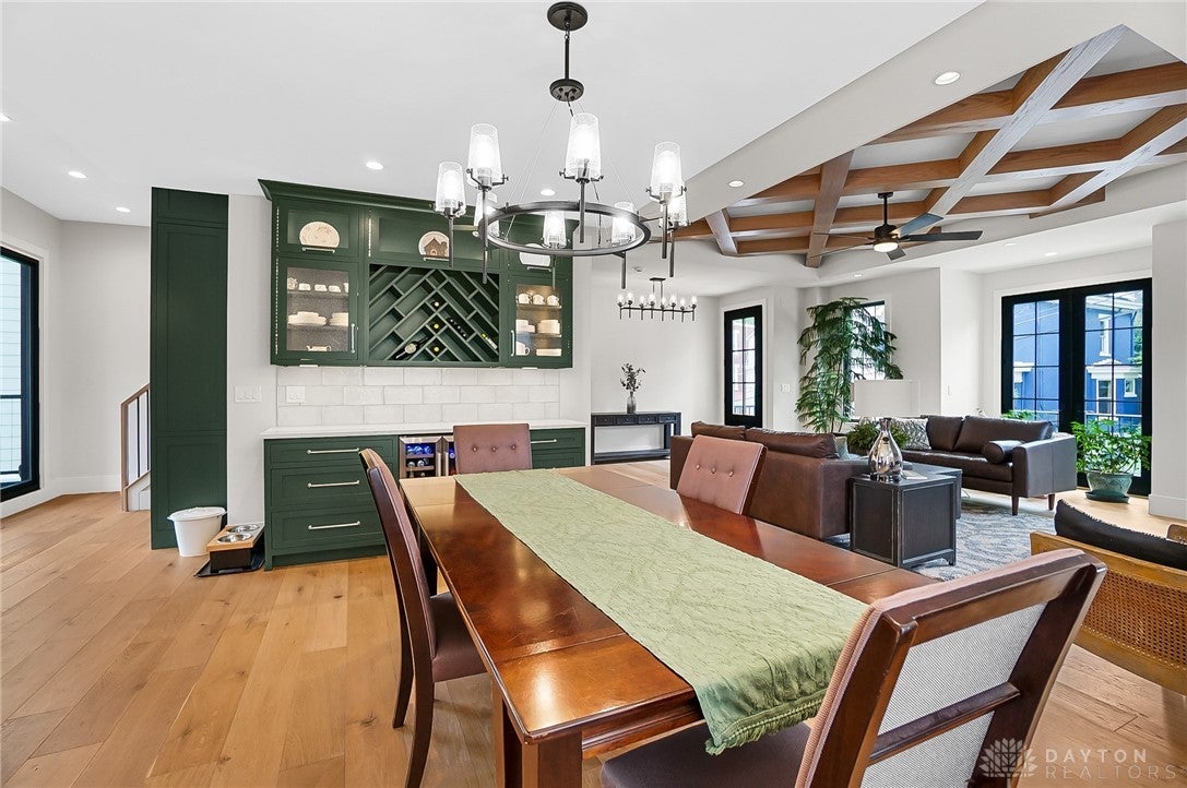 Cincinnati, Ohio, 45202, United States, 3 Bedrooms Bedrooms, ,4 BathroomsBathrooms,Residential,Active,1834477