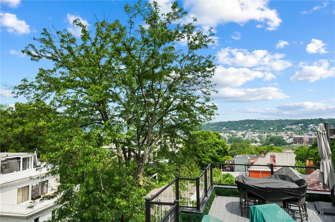 Cincinnati, Ohio, 45202, United States, 3 Bedrooms Bedrooms, ,4 BathroomsBathrooms,Residential,Active,1834477
