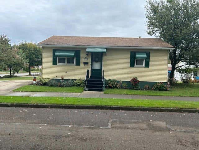 1944 OXFORD ST, ERIE, PA 16505, photo 1 of 23