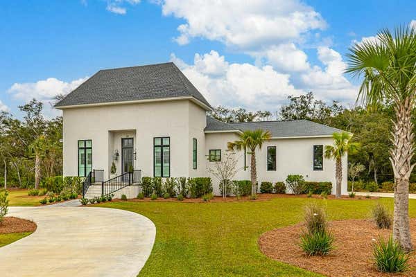 28 DORSEY CIR, ST SIMONS ISLAND, GA 31522 - Image 1