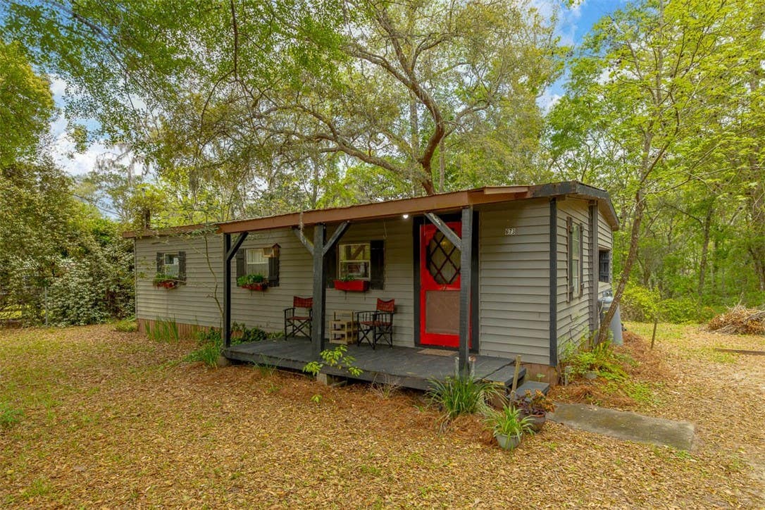 673 Fort McIntosh Loop