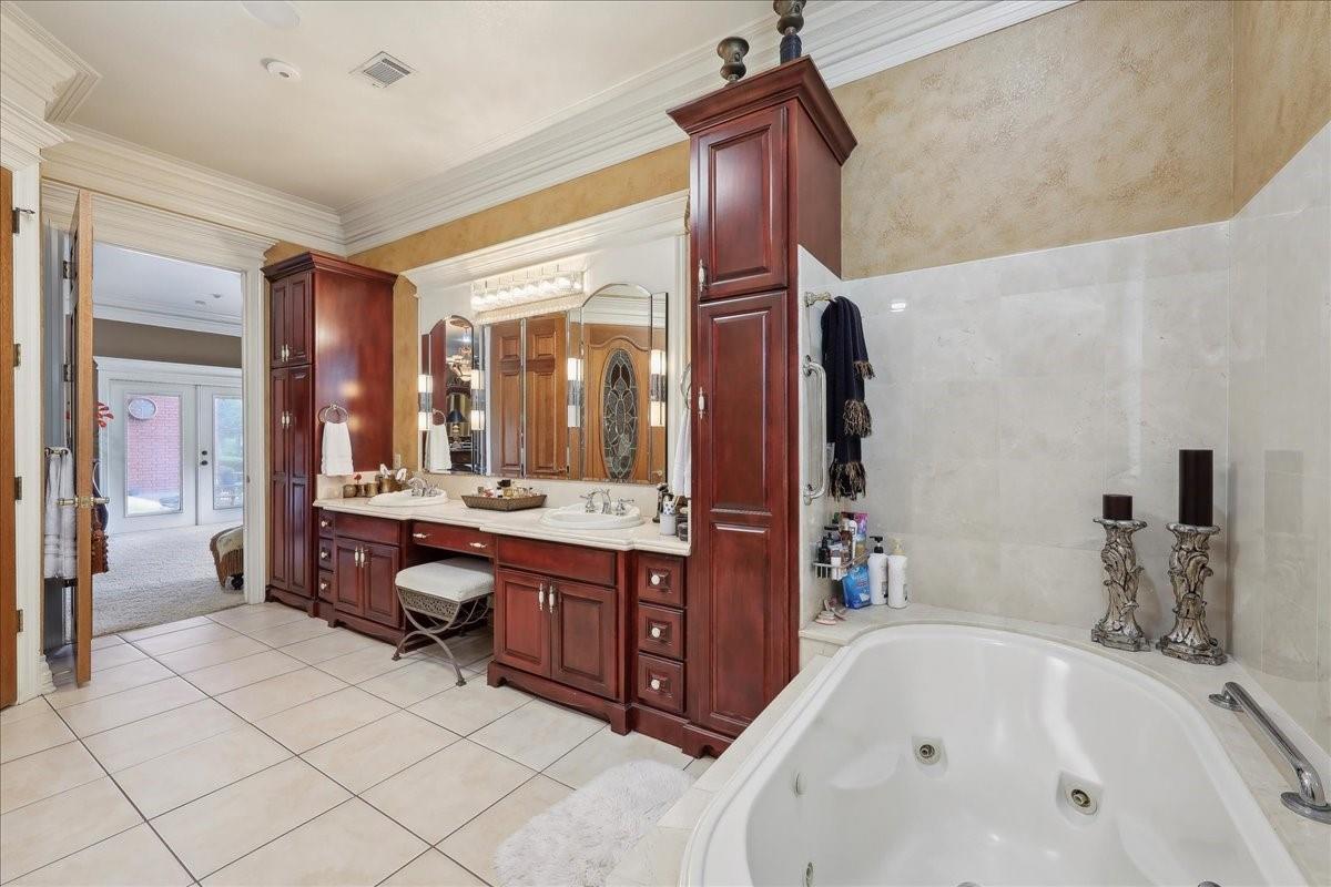 Beaumont, Texas, 77707, United States, 6 Bedrooms Bedrooms, ,10 BathroomsBathrooms,Residential,Active,1862916