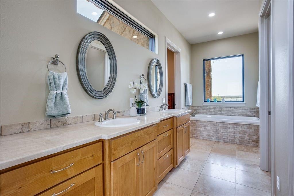Burnet, Texas, 78611, United States, ,4 BathroomsBathrooms,Residential,Active,1702915