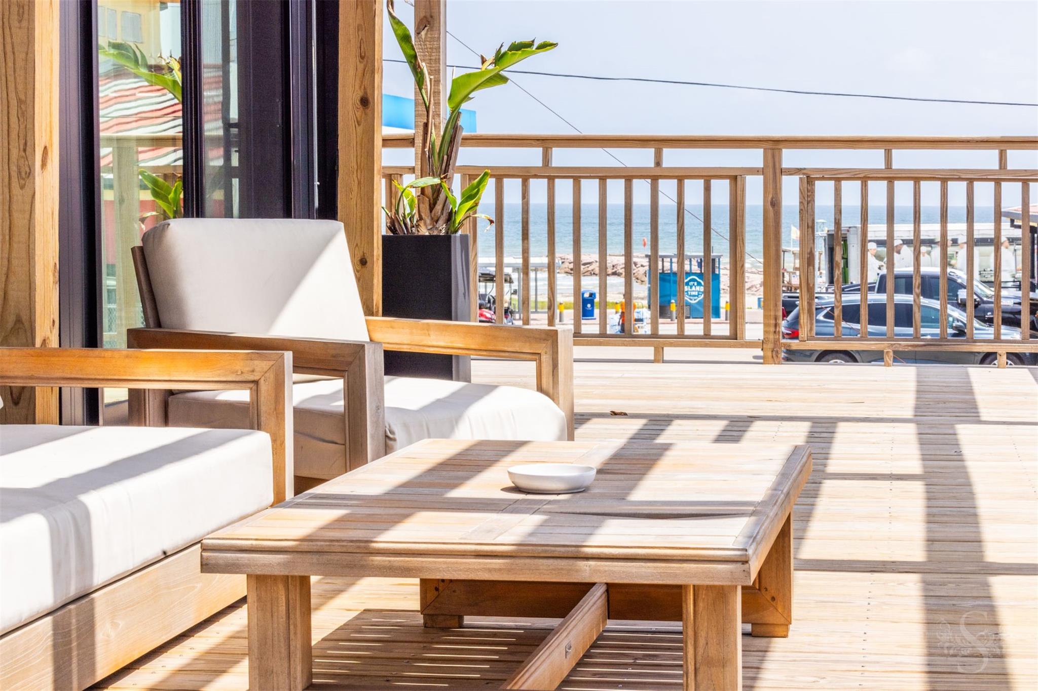 Galveston, Texas, 77550, United States, 4 Bedrooms Bedrooms, ,2 BathroomsBathrooms,Residential,Active,1885028