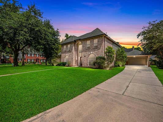 2122 MOUNTAIN LAKE DR, KINGWOOD, TX 77345 - Image 1