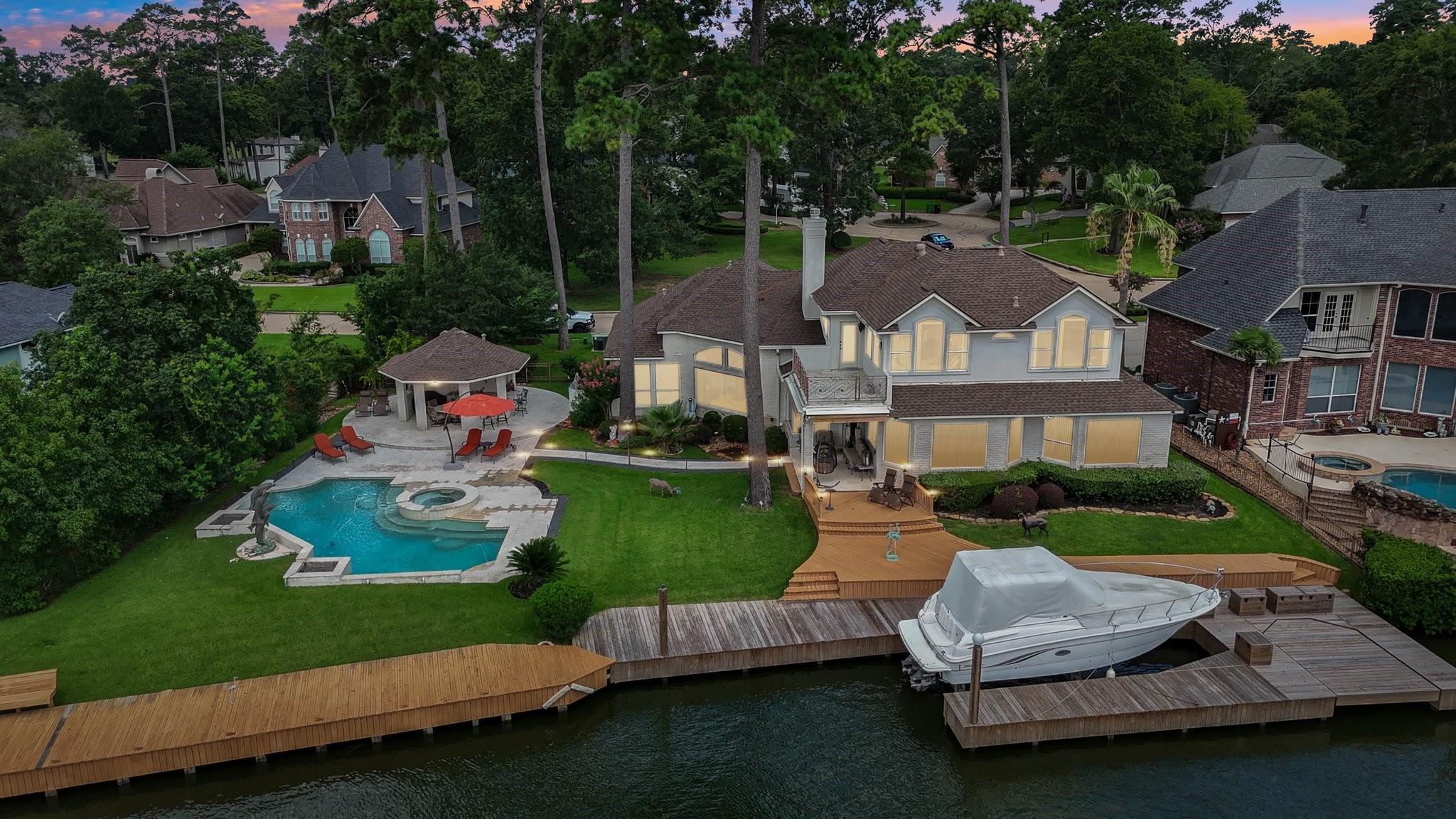 Montgomery, Texas, 77356, United States, 4 Bedrooms Bedrooms, ,5 BathroomsBathrooms,Residential,Active,1894542