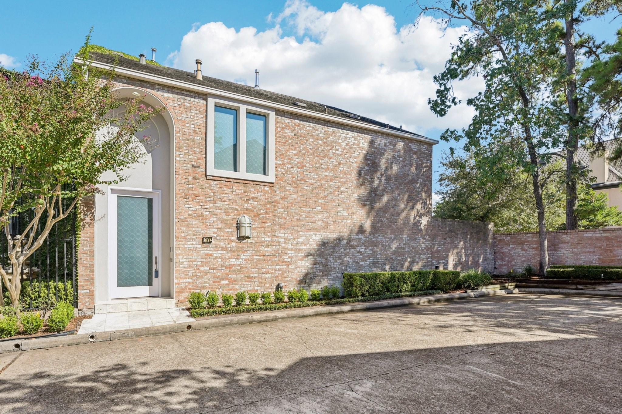 Houston, Texas, 77027, United States, 3 Bedrooms Bedrooms, ,4 BathroomsBathrooms,Residential,Active,1969670