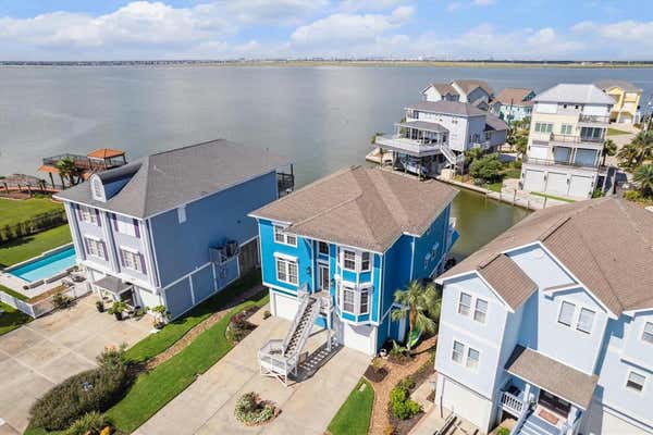 422 SUNSET CIR, TIKI ISLAND, TX 77554 - Image 1