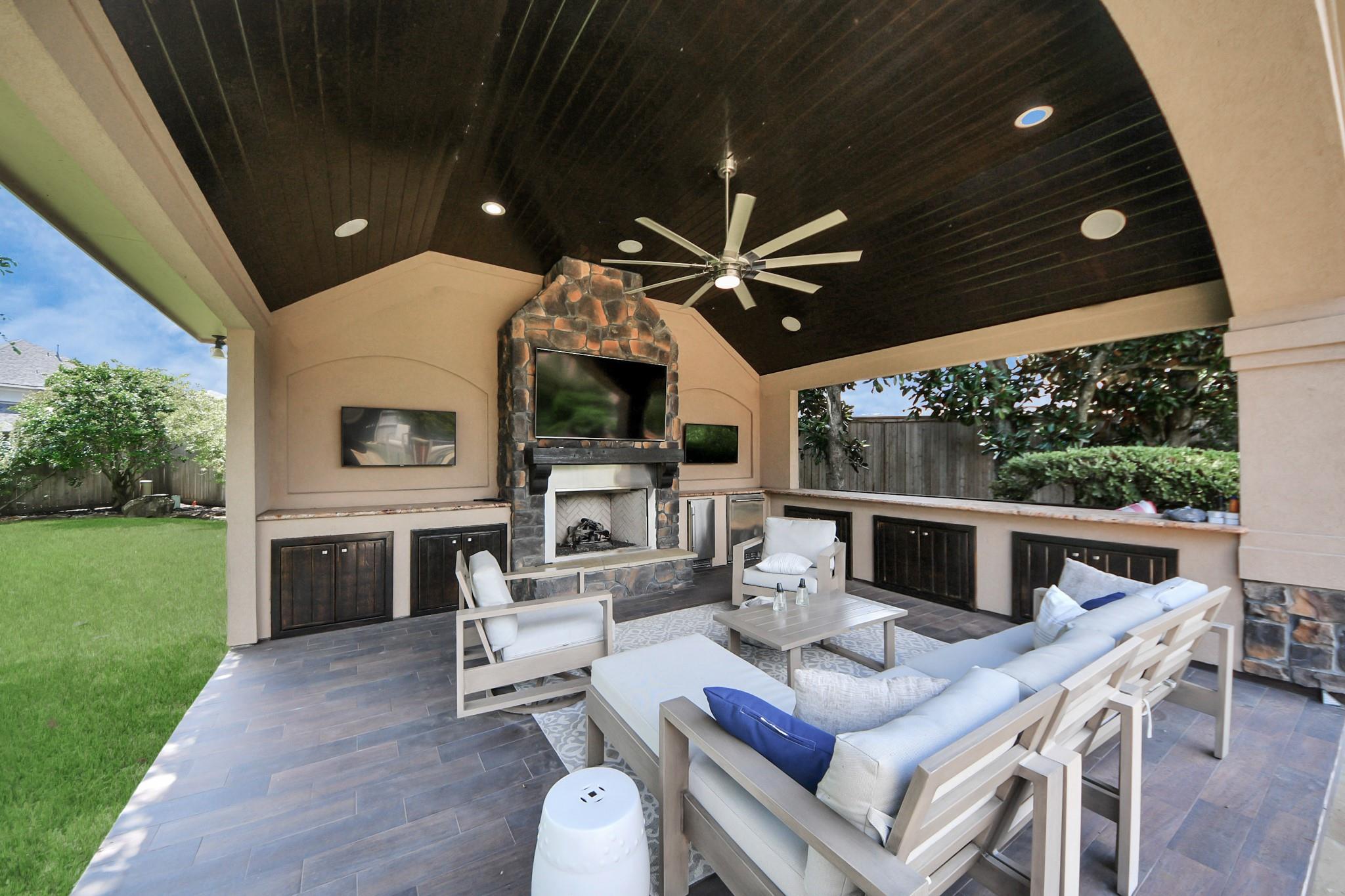 Kingwood, Texas, 77345, United States, 5 Bedrooms Bedrooms, ,5 BathroomsBathrooms,Residential,Active,1967113