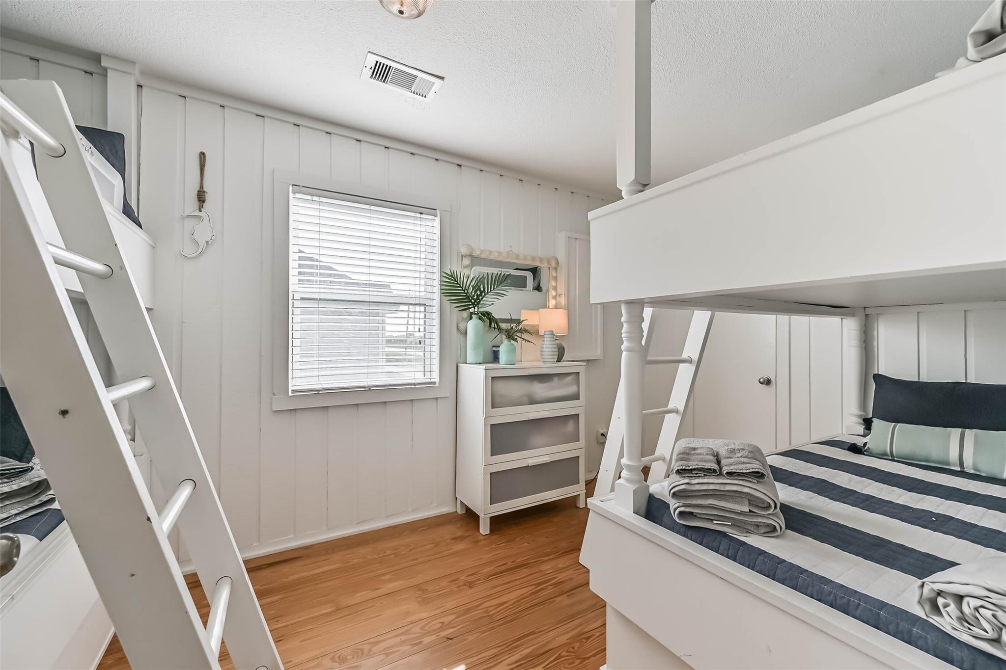 Galveston, Texas, 77554, United States, 4 Bedrooms Bedrooms, ,3 BathroomsBathrooms,Residential,Active,1909088