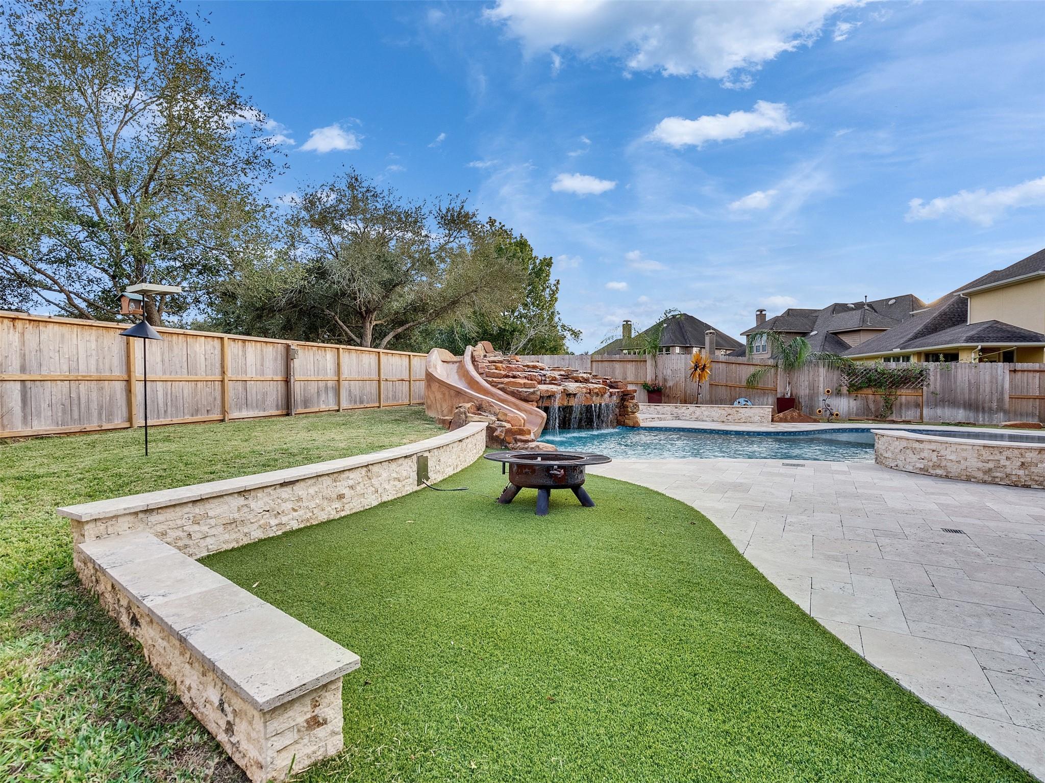 Friendswood, Texas, 77546, United States, 5 Bedrooms Bedrooms, ,5 BathroomsBathrooms,Residential,Active,1971772