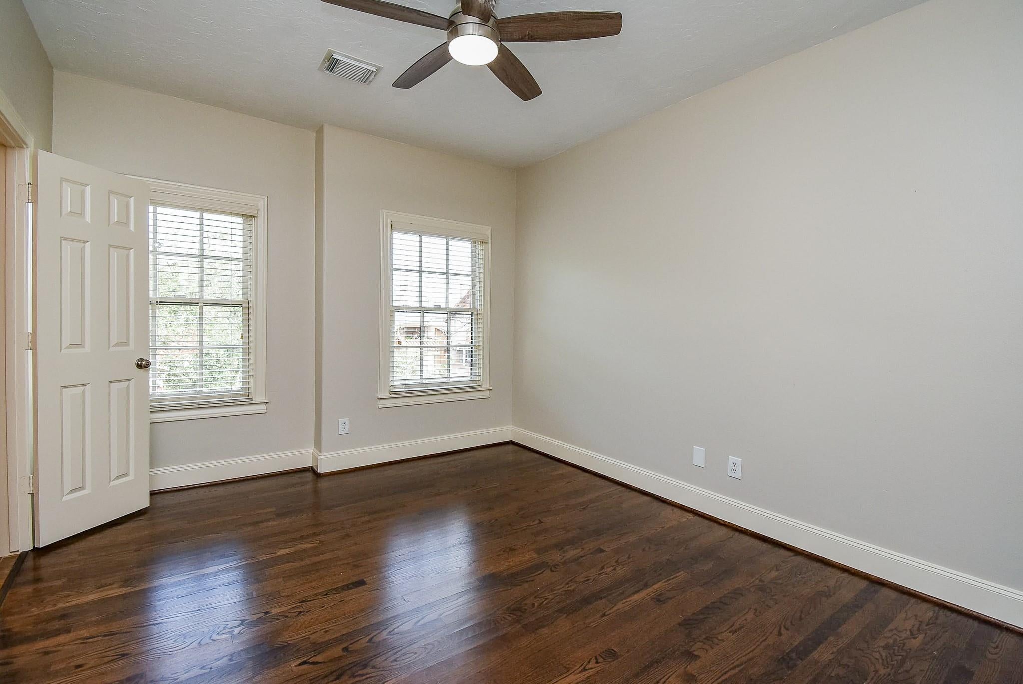 Houston, Texas, 77098, United States, 4 Bedrooms Bedrooms, ,4 BathroomsBathrooms,Residential,Pending,2007219