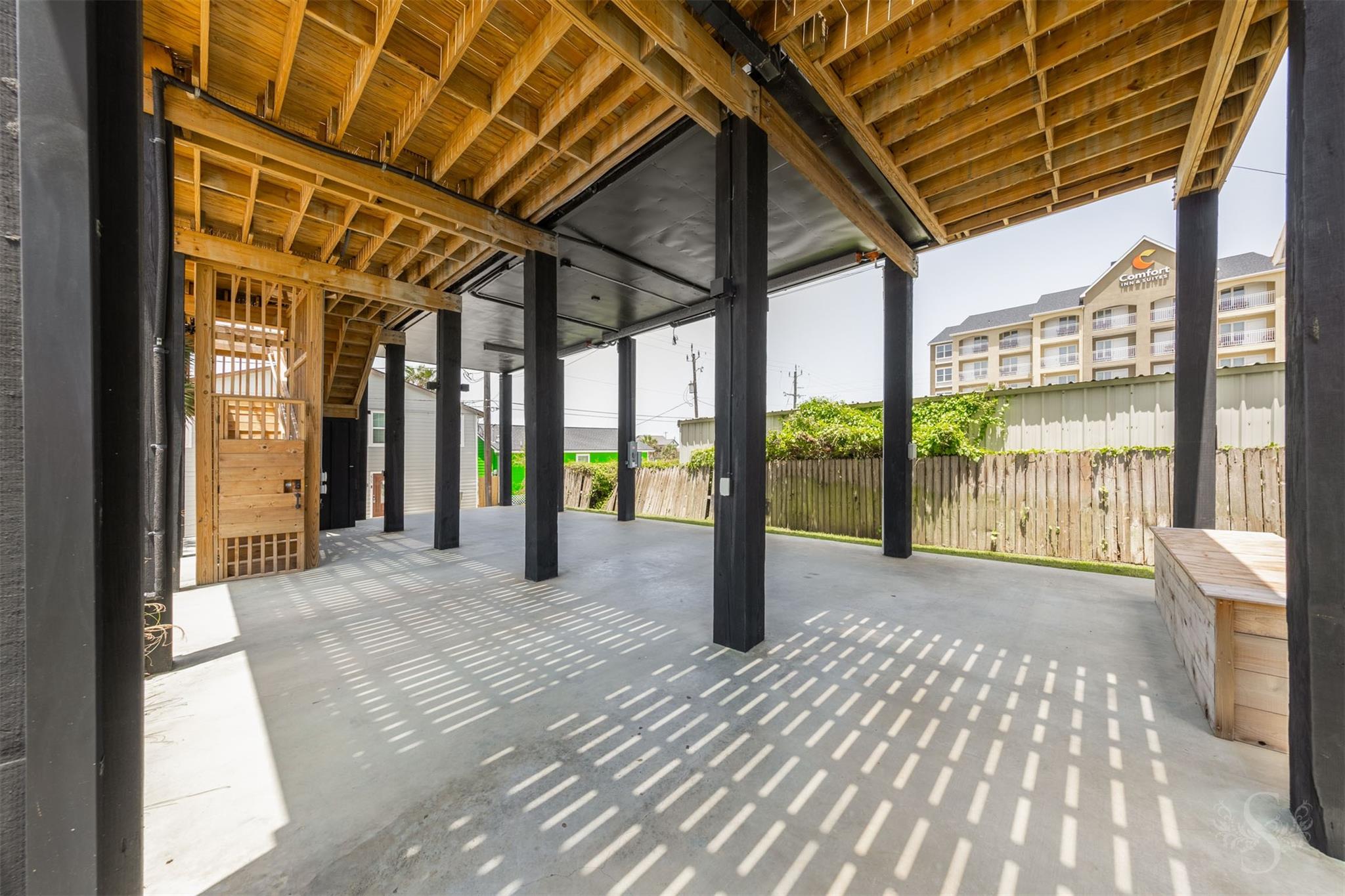 Galveston, Texas, 77550, United States, 4 Bedrooms Bedrooms, ,2 BathroomsBathrooms,Residential,Active,1885028