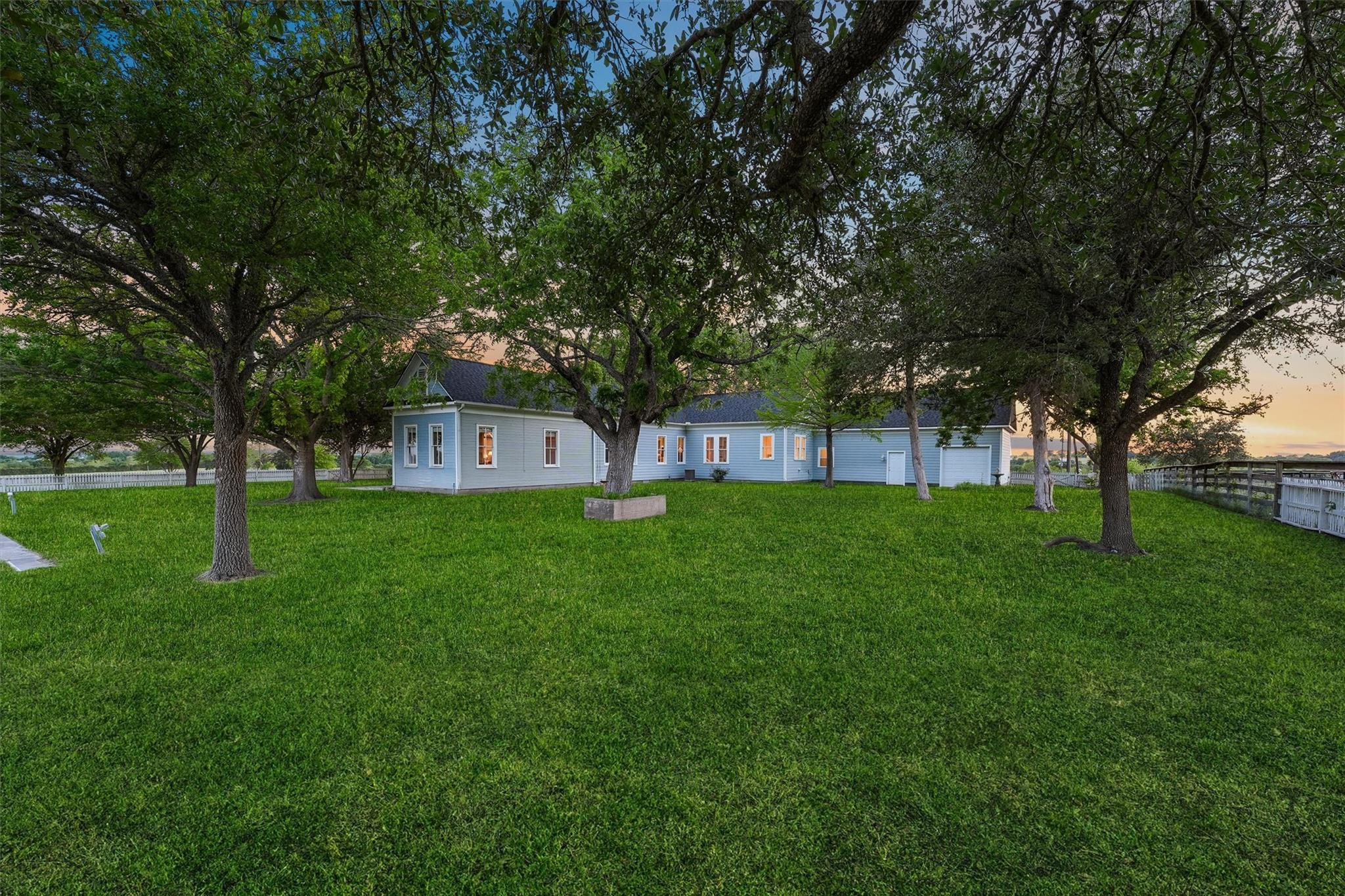 Brenham, Texas, 77833, United States, 3 Bedrooms Bedrooms, ,3 BathroomsBathrooms,Residential,Active,1920281