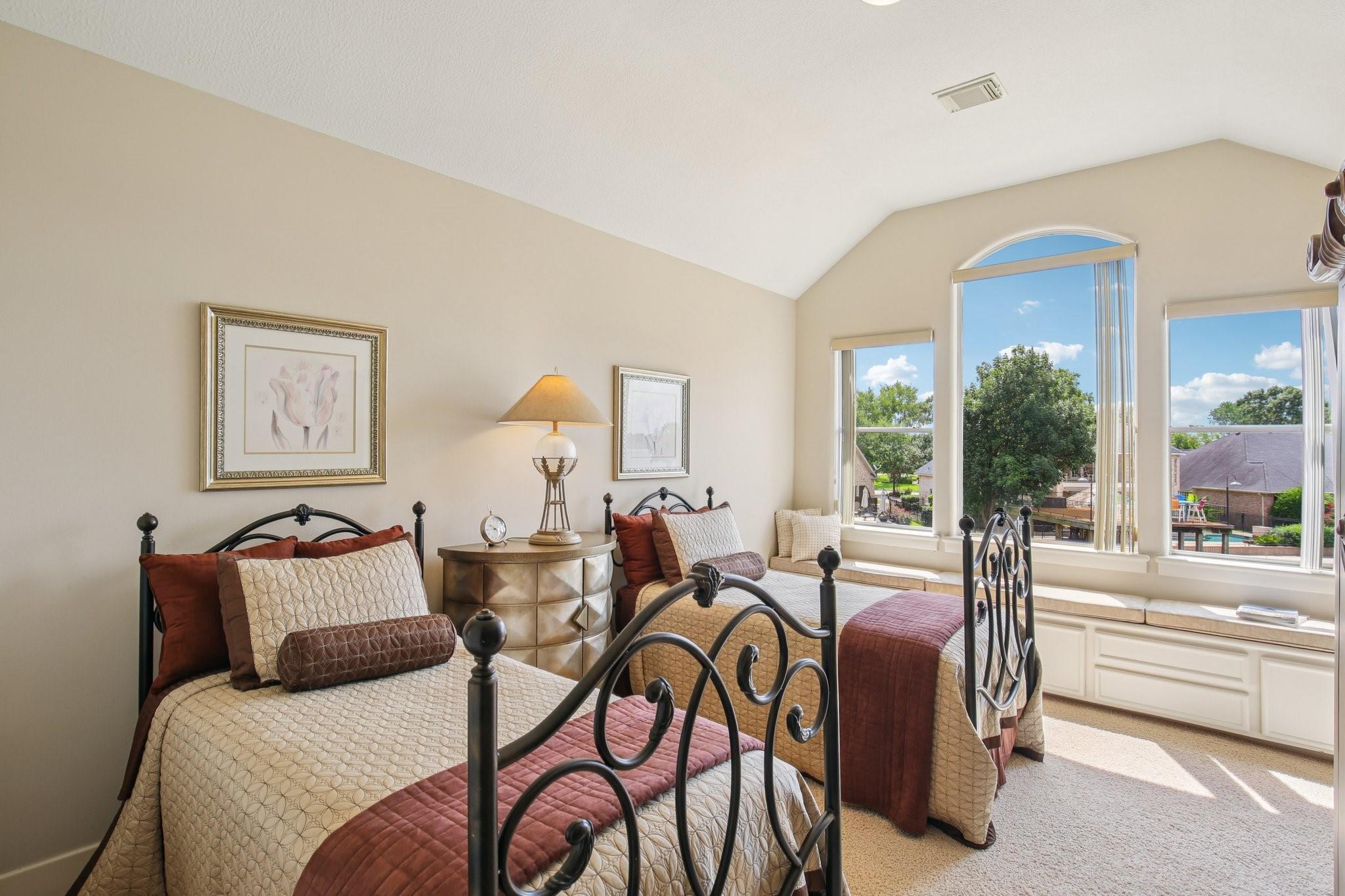 Montgomery, Texas, 77356, United States, 4 Bedrooms Bedrooms, ,5 BathroomsBathrooms,Residential,Active,1894542