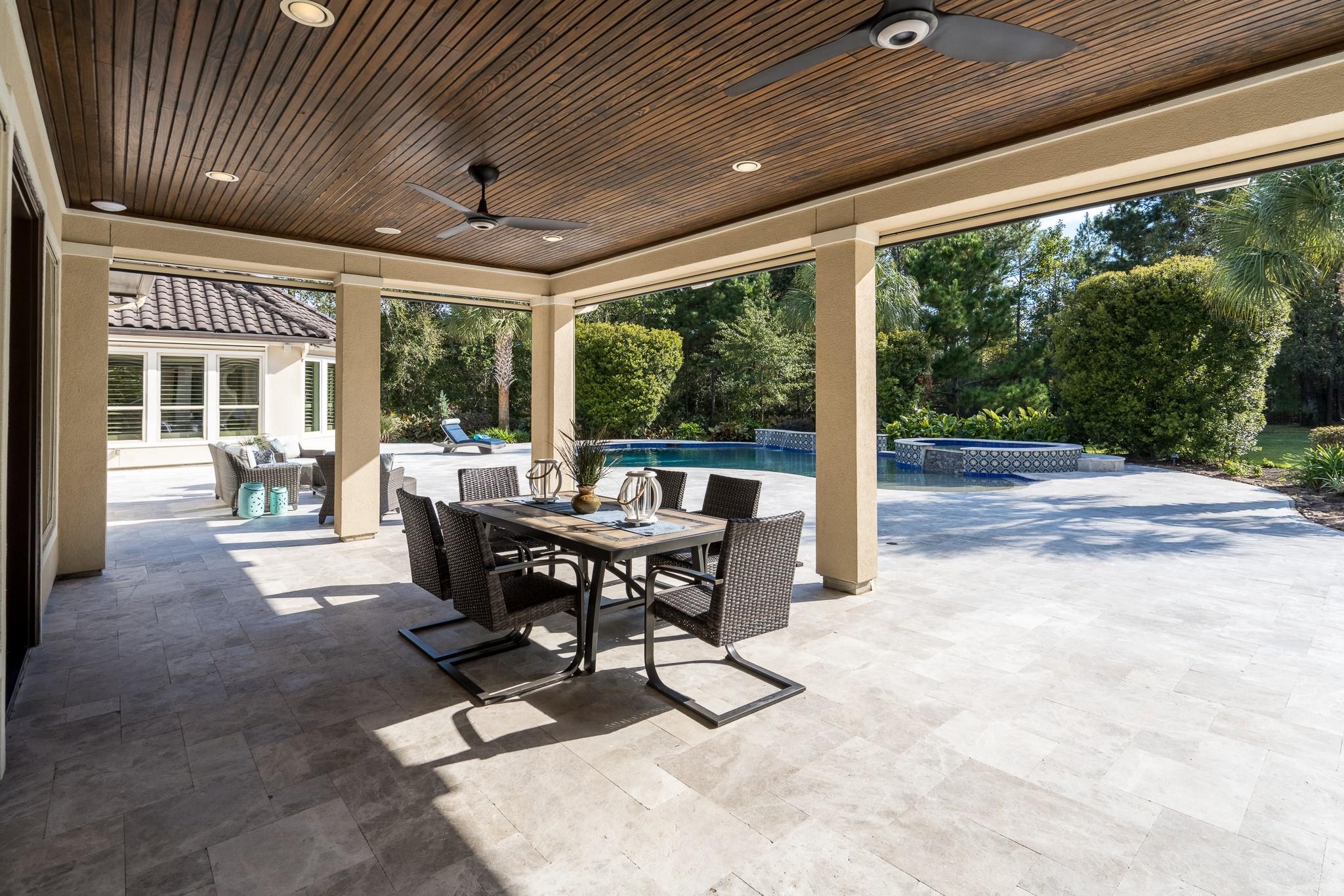 Montgomery, Texas, 77316, United States, 4 Bedrooms Bedrooms, ,7 BathroomsBathrooms,Residential,Active,1987262