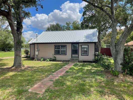 110 SABLA ST, EL CAMPO, TX 77437 - Image 1