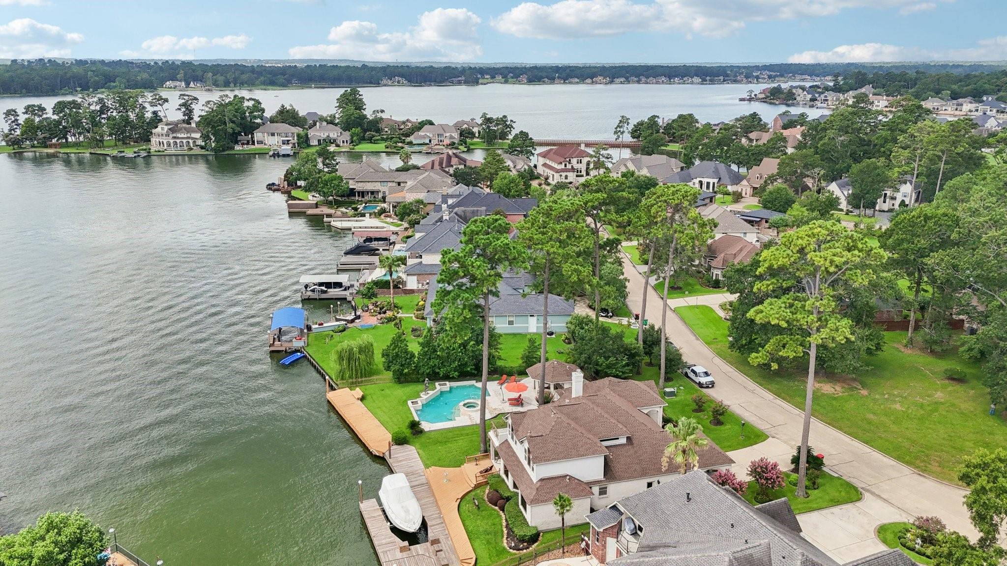 Montgomery, Texas, 77356, United States, 4 Bedrooms Bedrooms, ,5 BathroomsBathrooms,Residential,Active,1894542