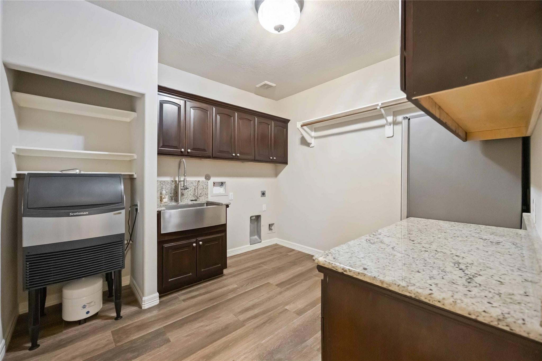 Richmond, Texas, 77406, United States, 4 Bedrooms Bedrooms, ,4 BathroomsBathrooms,Residential,Active,1913963