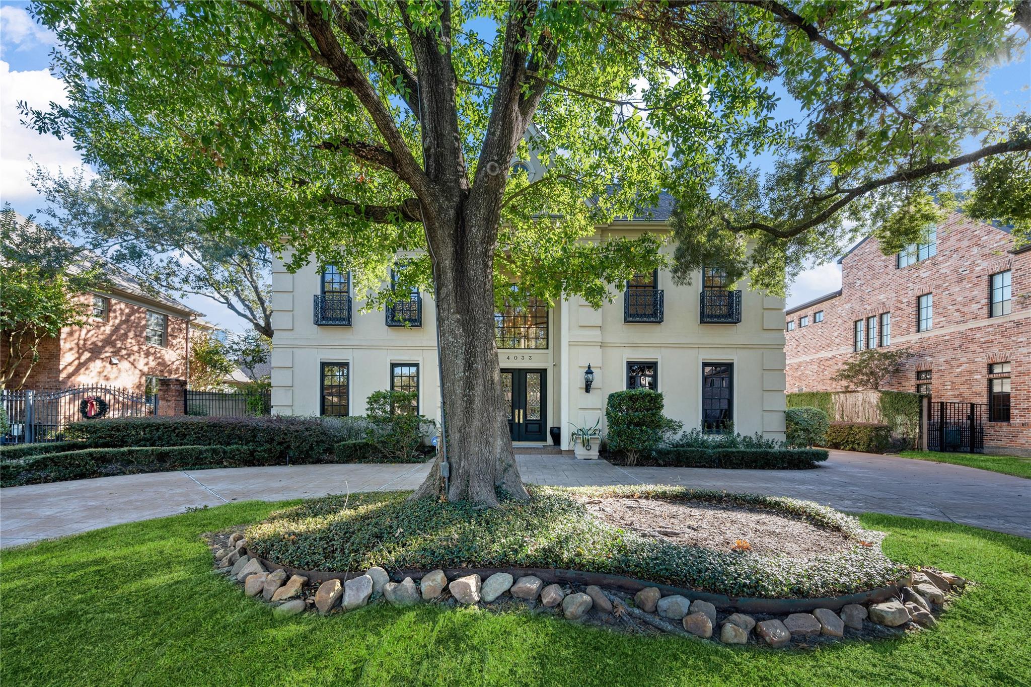 Houston, Texas, 77027, United States, 4 Bedrooms Bedrooms, ,5 BathroomsBathrooms,Residential,Active,1973647