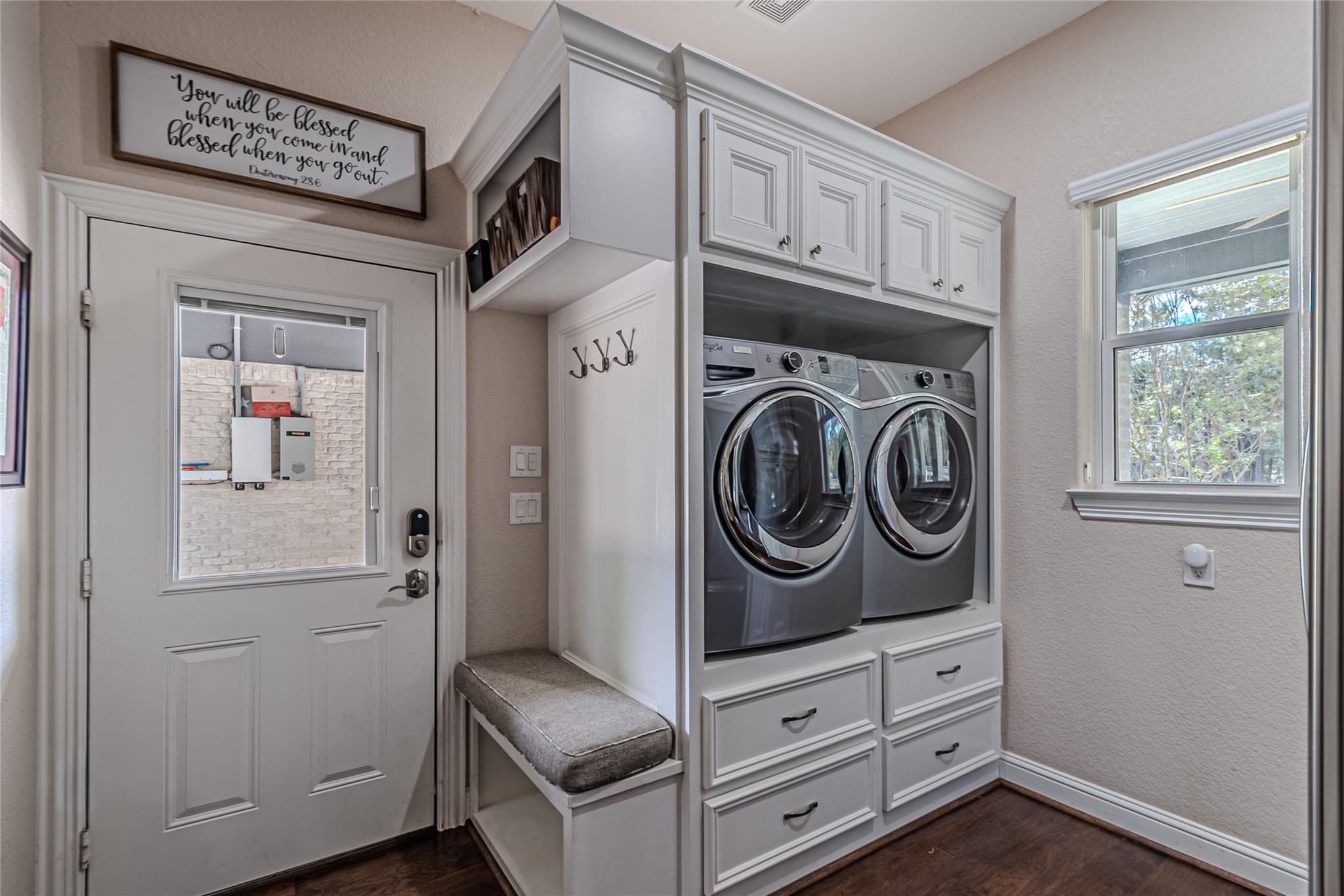 Montgomery, Texas, 77316, United States, 4 Bedrooms Bedrooms, ,7 BathroomsBathrooms,Residential,Active,1993945