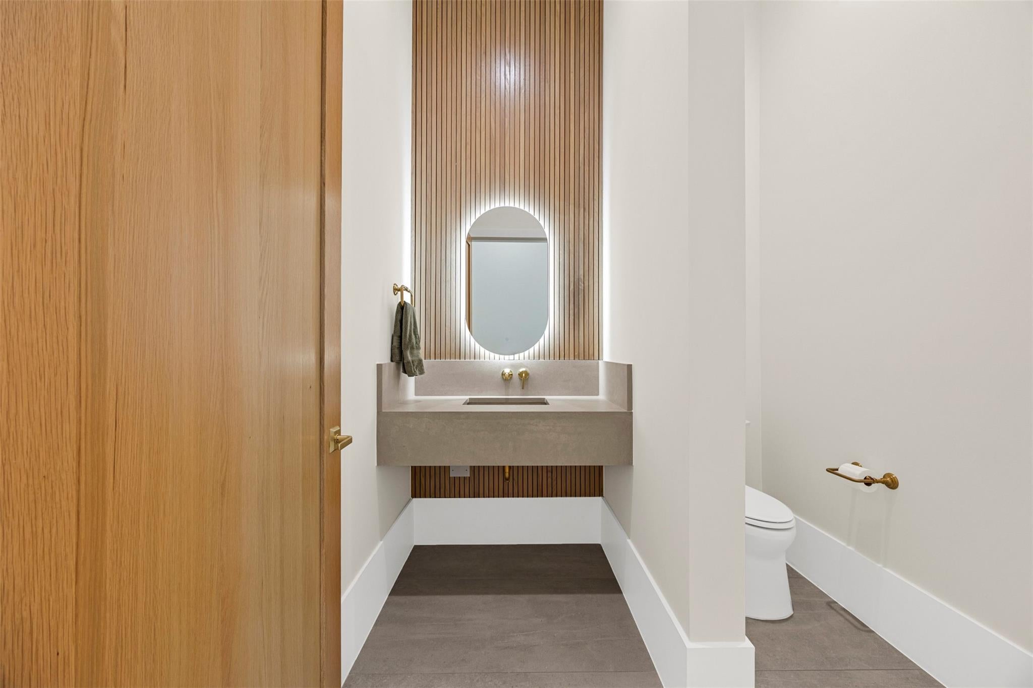 Montgomery, Texas, 77316, United States, 6 Bedrooms Bedrooms, ,7 BathroomsBathrooms,Residential,Active,2012208