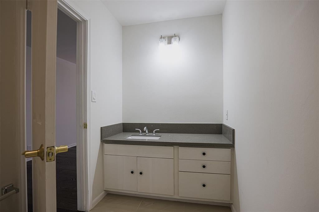 Houston, Texas, 77056, United States, 5 Bedrooms Bedrooms, ,5 BathroomsBathrooms,Residential,Active,1972190