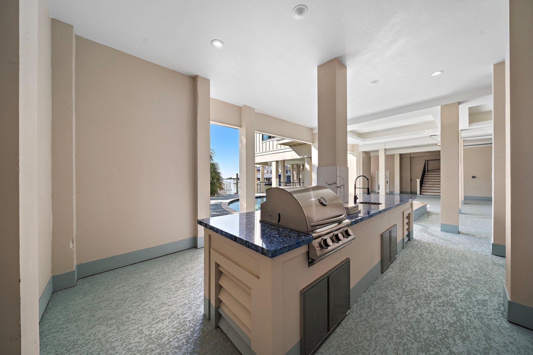 Tiki Island, Texas, 77554, United States, 4 Bedrooms Bedrooms, ,4 BathroomsBathrooms,Residential,Active,1962240